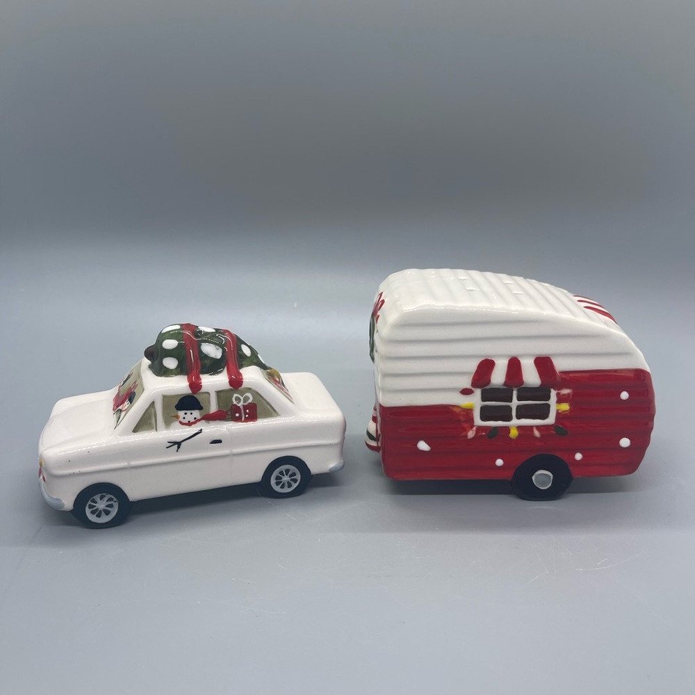 Peppercorn Salt & Pepper Christmas Car & Trailer NWT